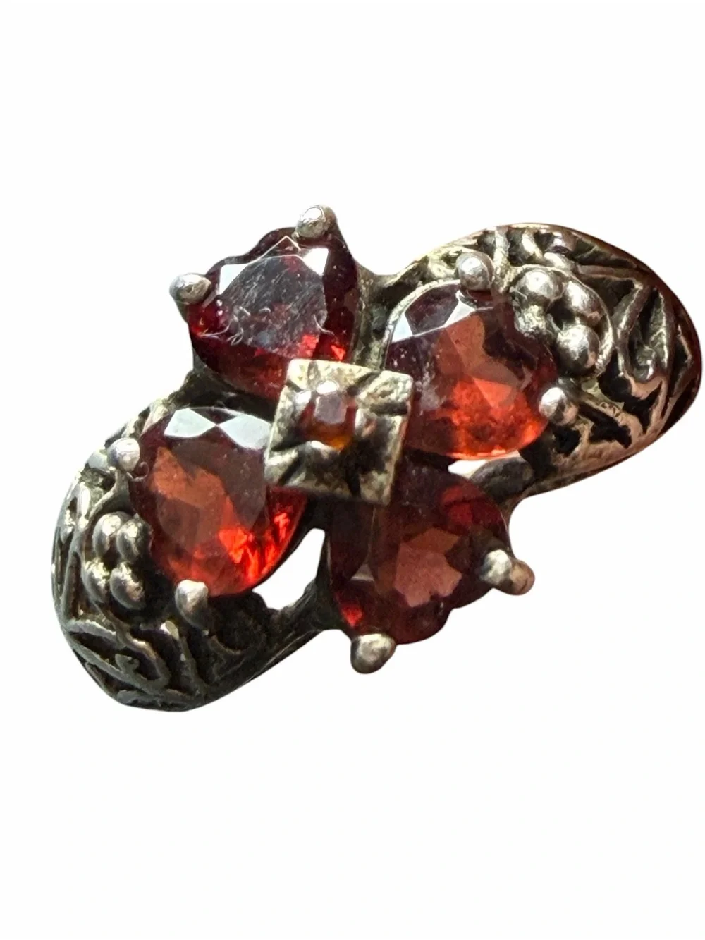 Sterling Silver Garnet Four Leaf Ring - Red Gemstone Band Size 7
